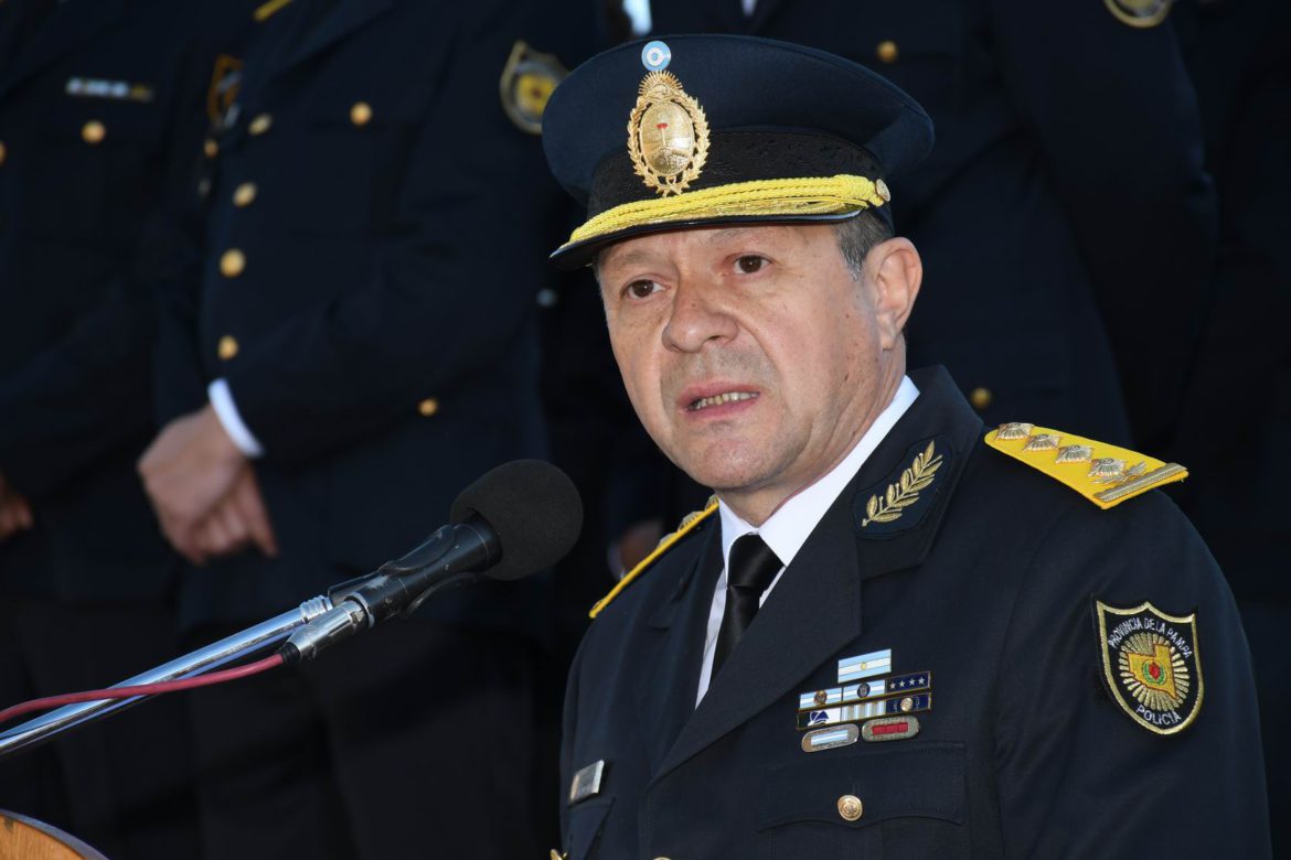«En todas las comisarías tenemos superpoblación de detenidos», admite el jefe de la Policía