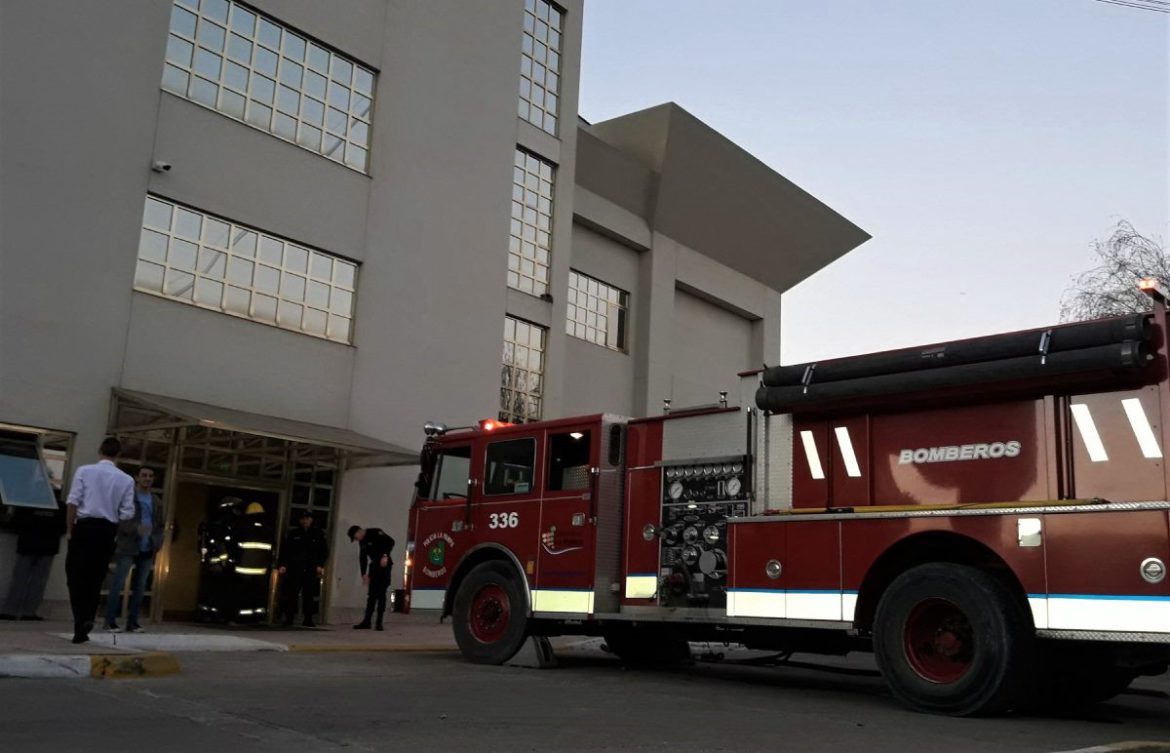 Un principio de incendio en la cocina obligó a desalojar el Casino Club