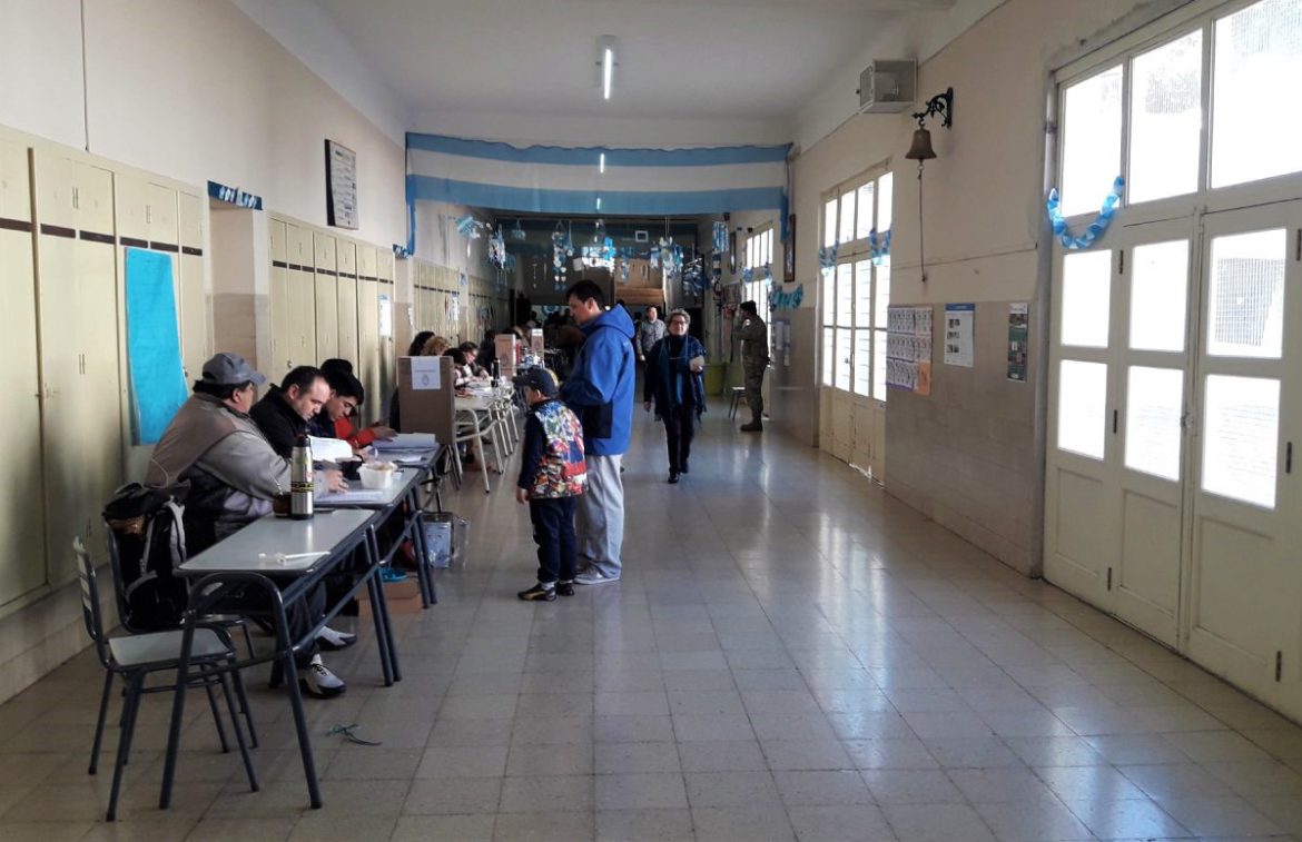 La Cámara Nacional Electoral pidió vacunar contra el coronavirus a las autoridades de mesa