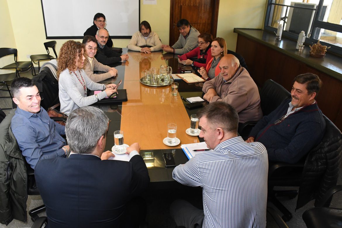 Postergaron para el jueves las paritarias para discutir el bono de los estatales