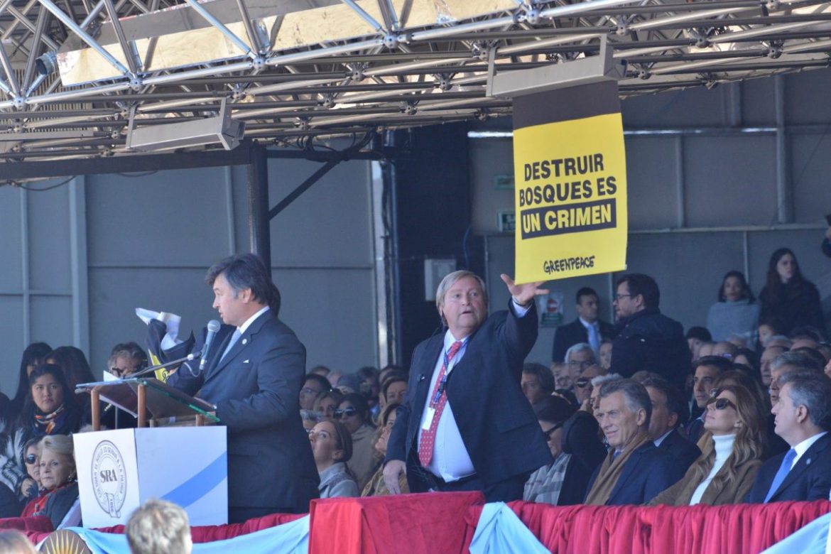 Greenpeace reclamó por los bosques en la inauguración de La Rural de Palermo