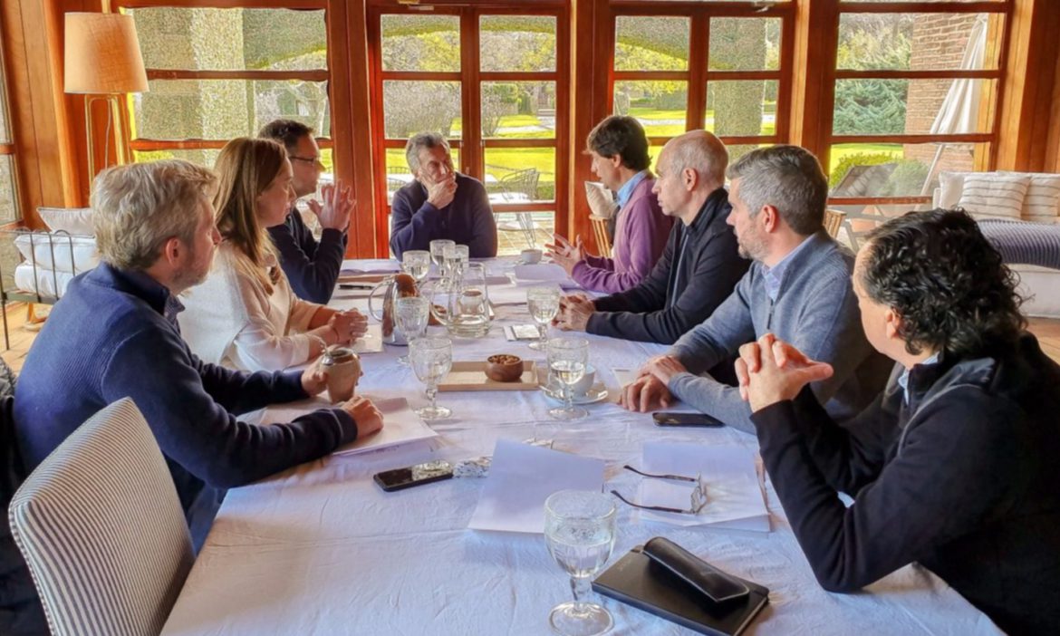 Lacunza, luego de la reunión con Macri: «Me transmitió prioridades de la gestión»