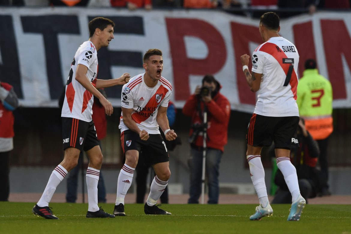 River se floreó en el Monumental y goleó a Lanús