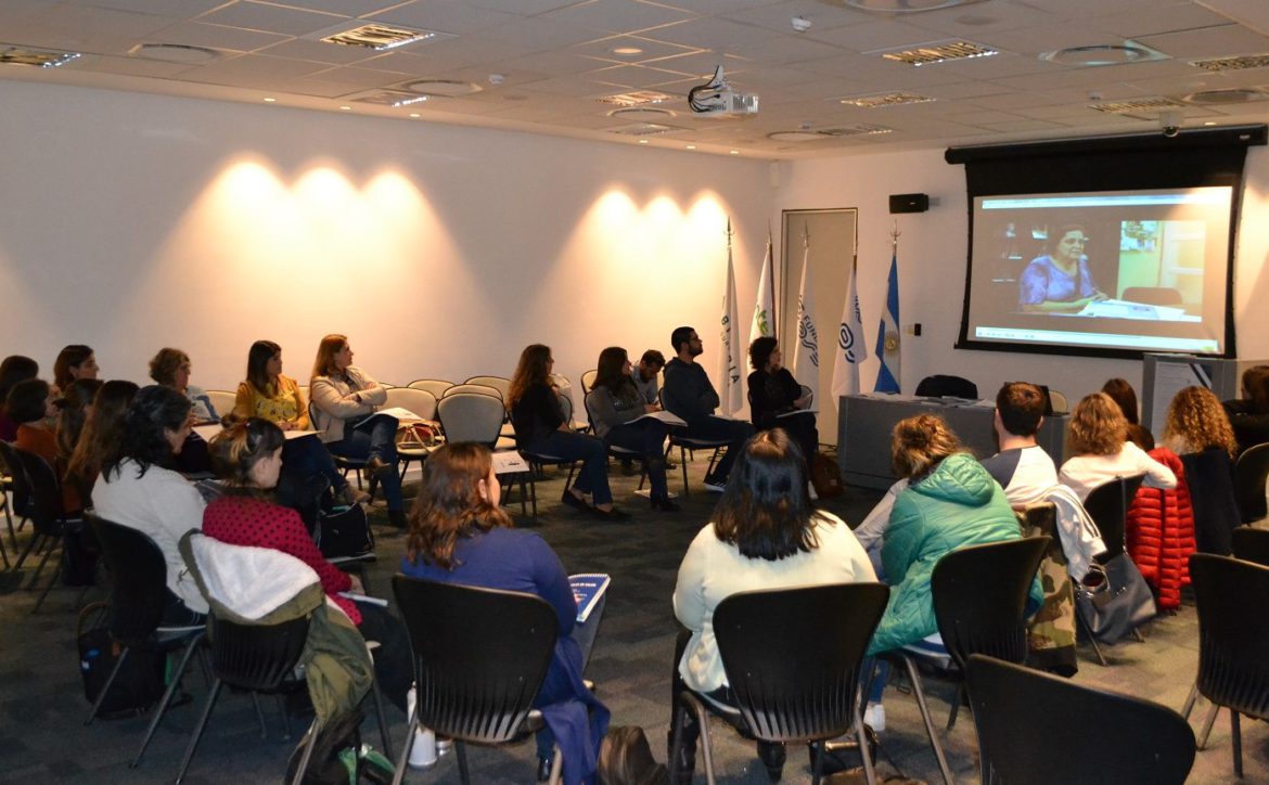 Capacitación sobre una guía en salud mental