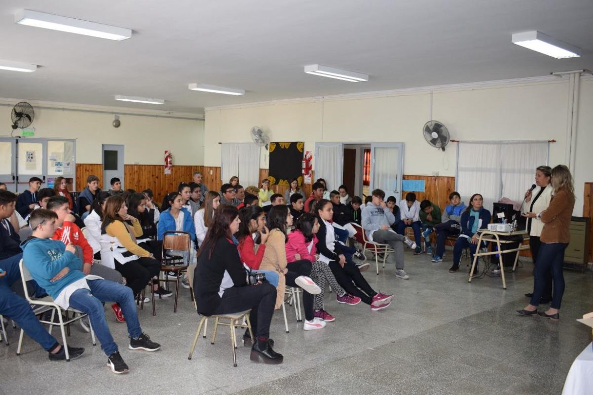 Cané y Quemú Quemú, dos escuelas más en el programa “Educación + Justicia”