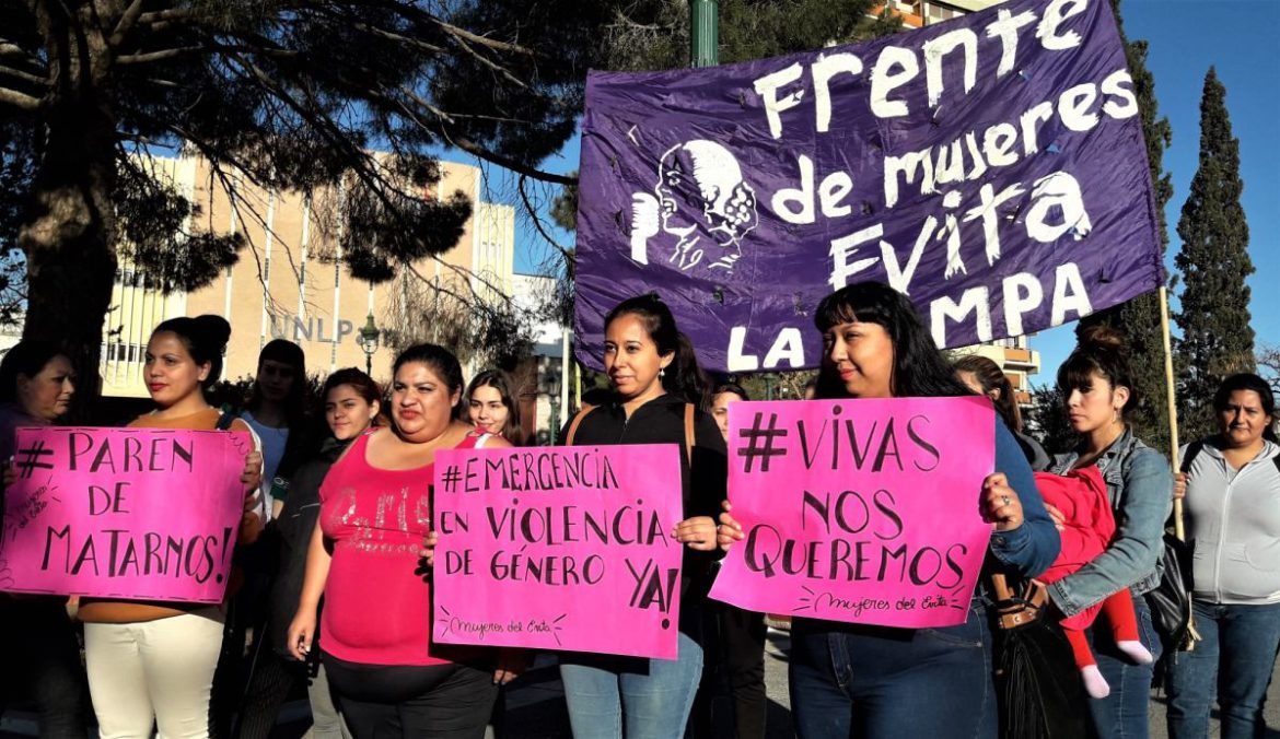 «Paren de matarnos», el grito en el pañuelazo en Santa Rosa