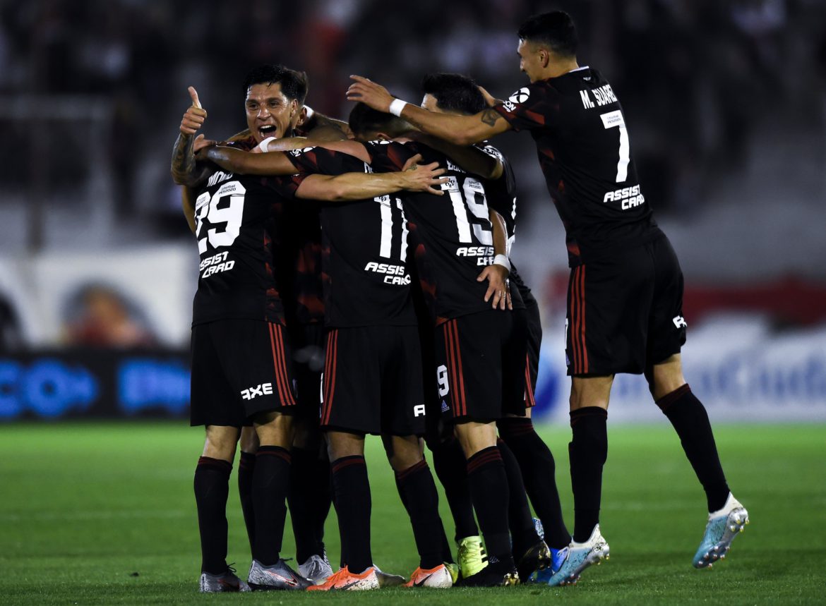 River tuvo otra noche de lujo: goleó a Huracán por 4 a 0
