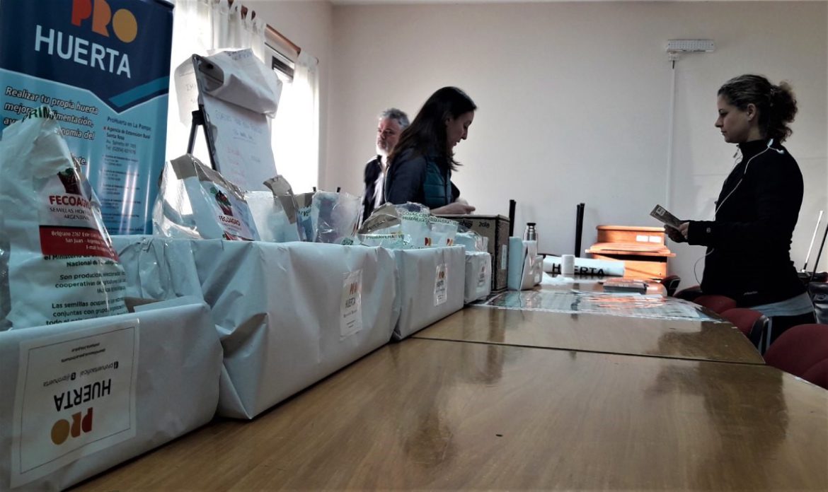 El INTA comenzó con las entregas de semillas para hacer huertas