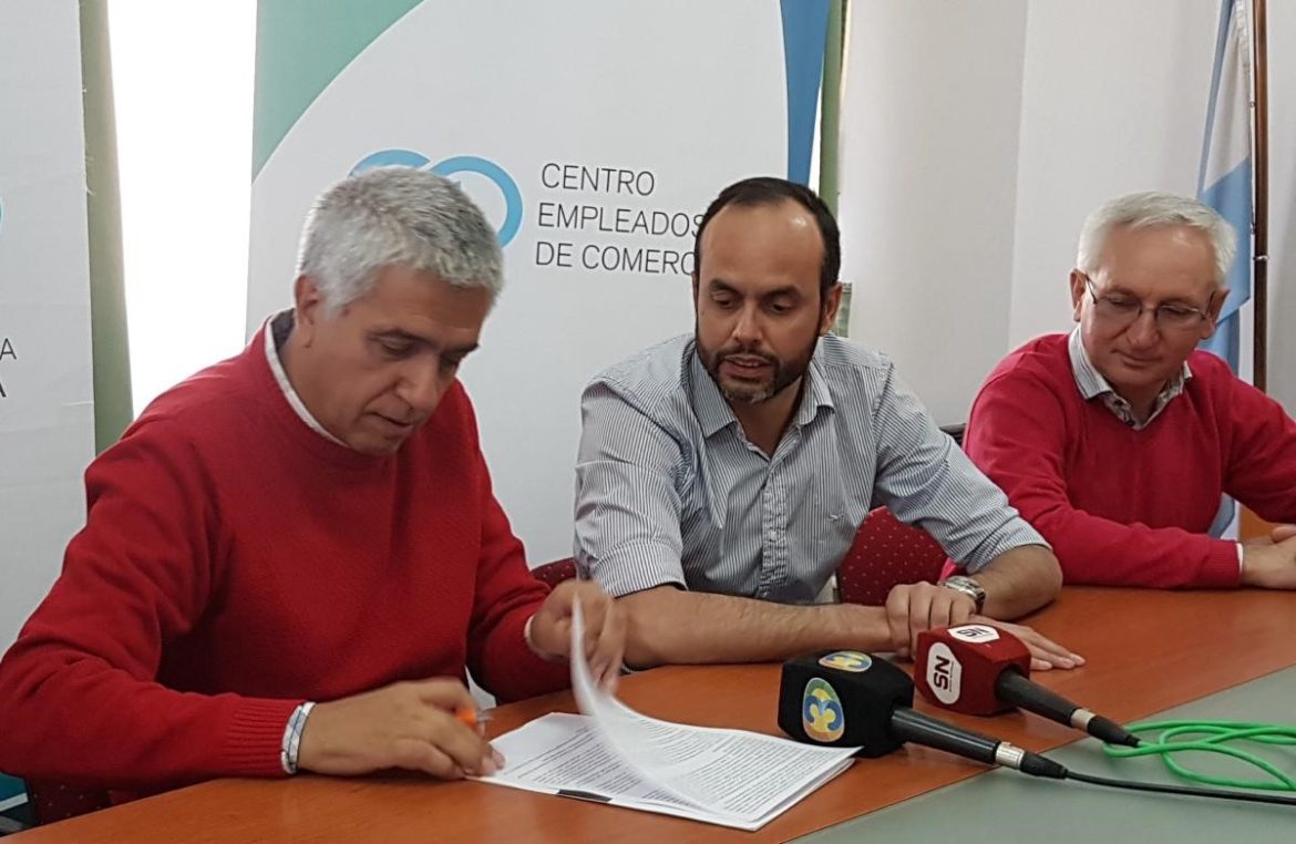 Cámara de Comercio y el CEC de Santa Rosa acuerdan pagar en 3 cuotas el bono de $5 mil