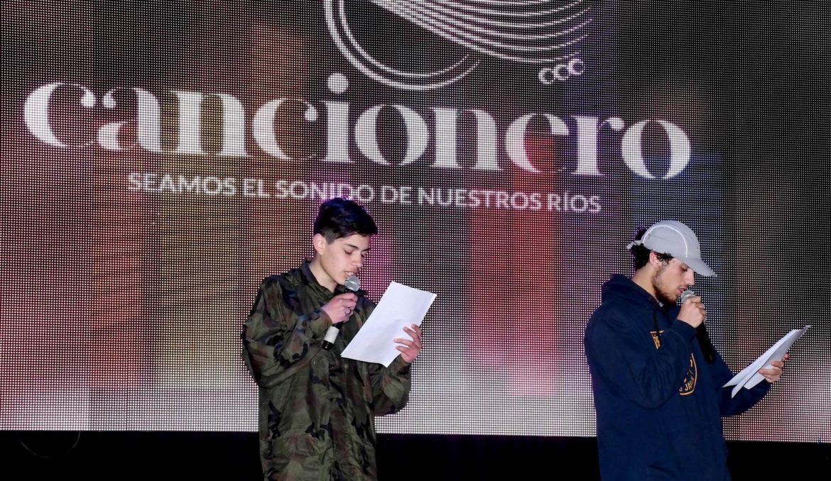 Se presentó el Cancionero 2.0, en el Medasur