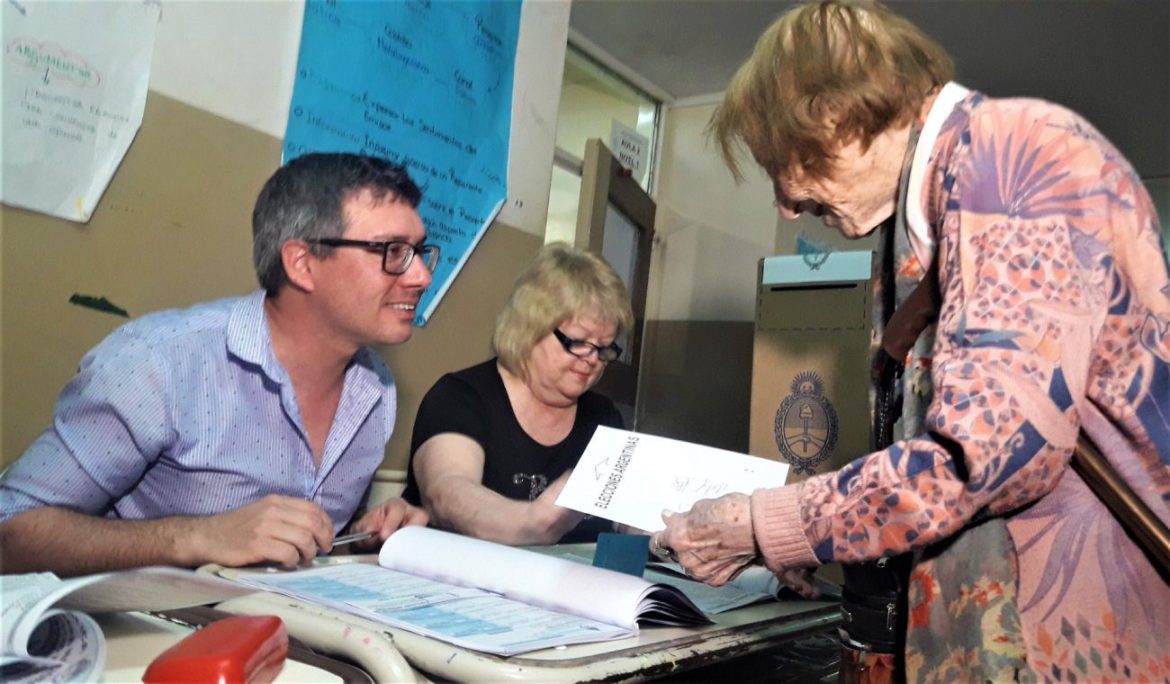 En Santa Rosa votó, a los 97 años, una Abuela de Plaza de Mayo