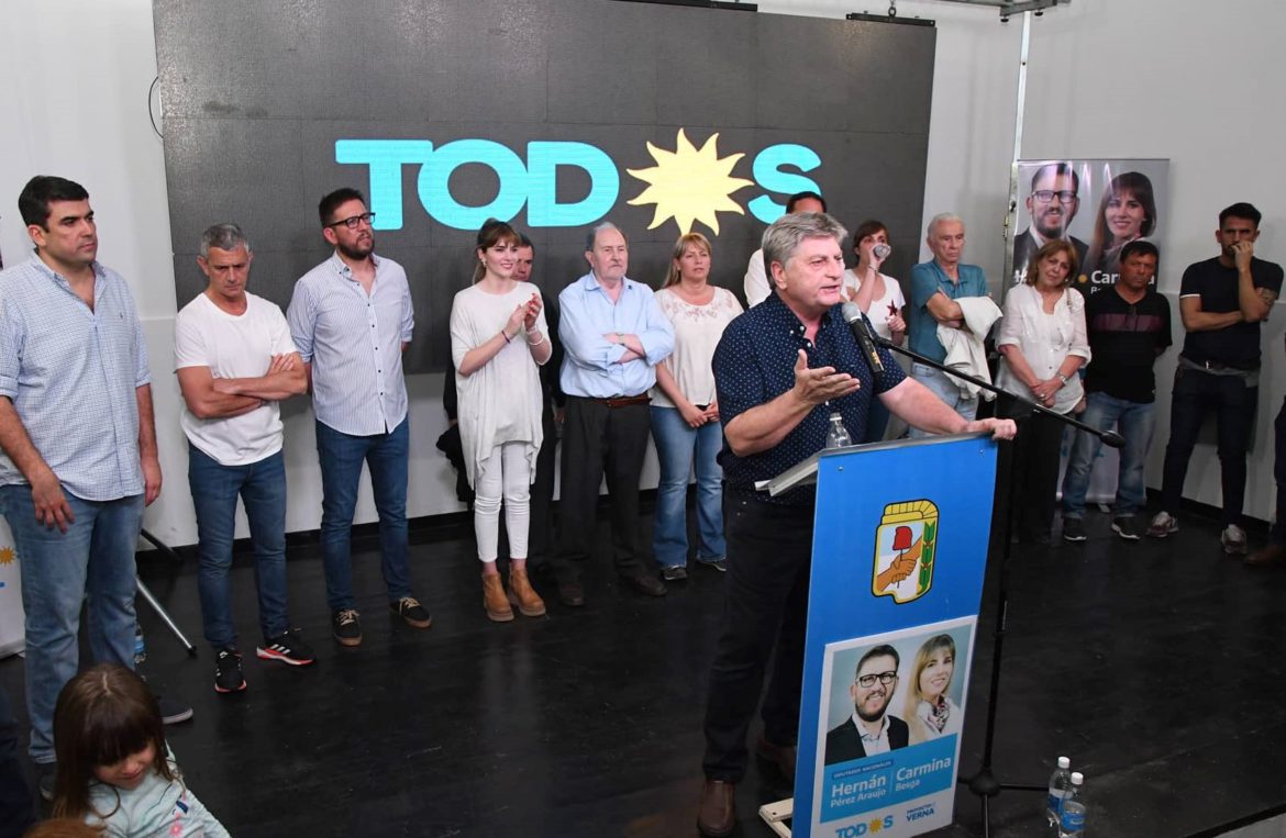 «Echamos a patadas y con votos al neoliberalismo»