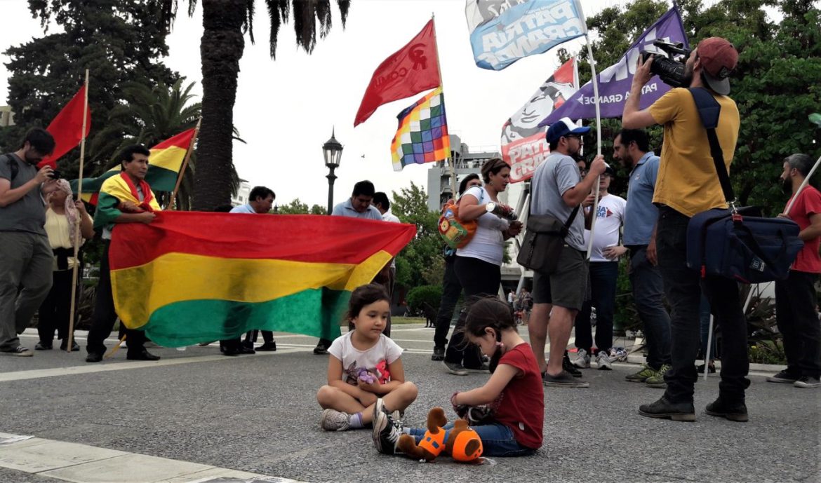 Militantes sociales y gremiales se reunieron en Santa Rosa y repudiaron el golpe a Evo Morales