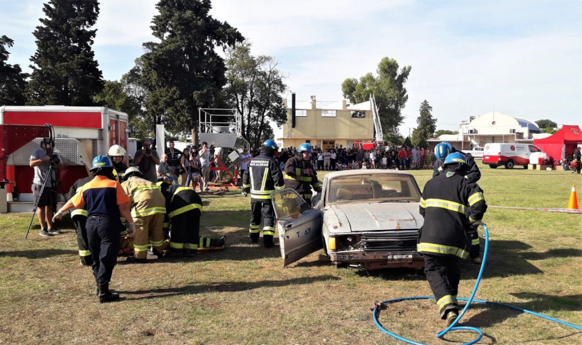 La Federación de Bomberos celebra sus 25 años con una exposición en La Rural
