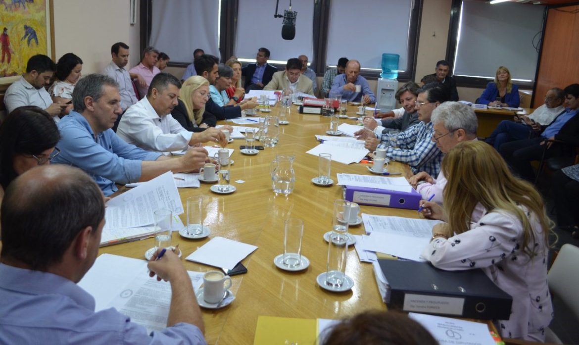 El Gobierno Provincial quiere hacer 1000 viviendas por año