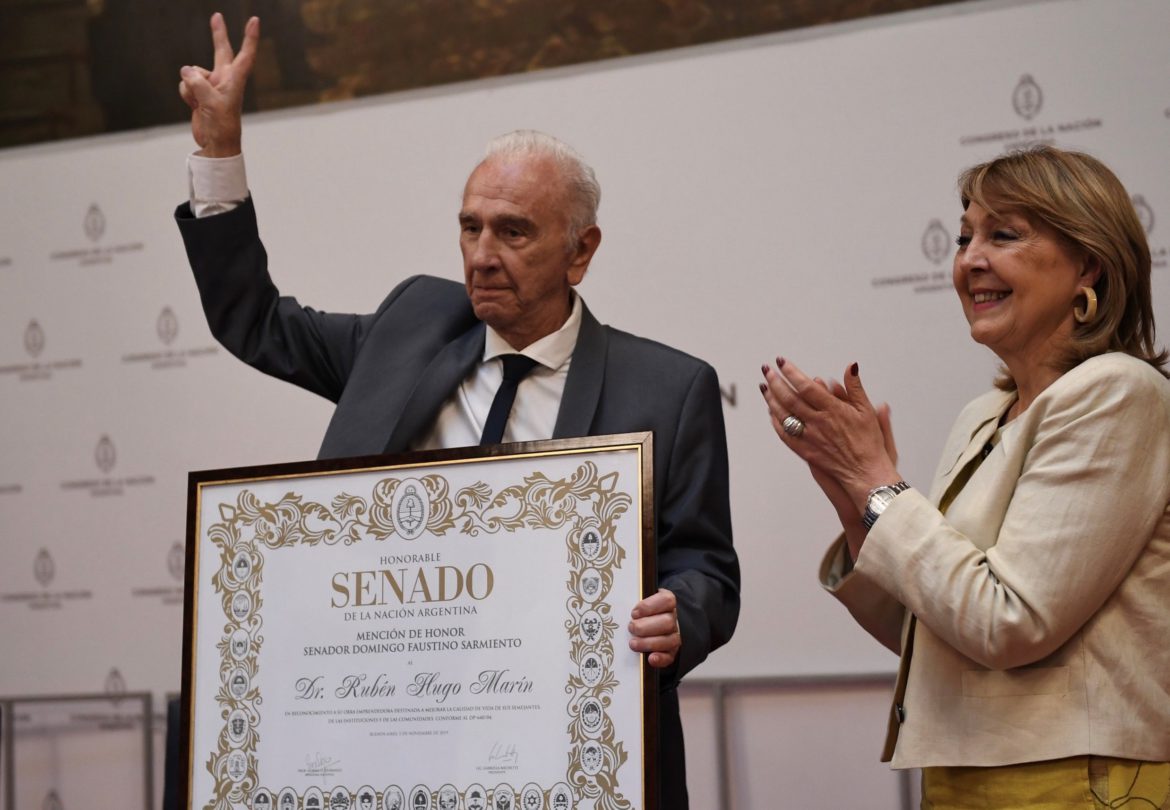 El Senado le entregó a Rubén Marín el Premio Sarmiento
