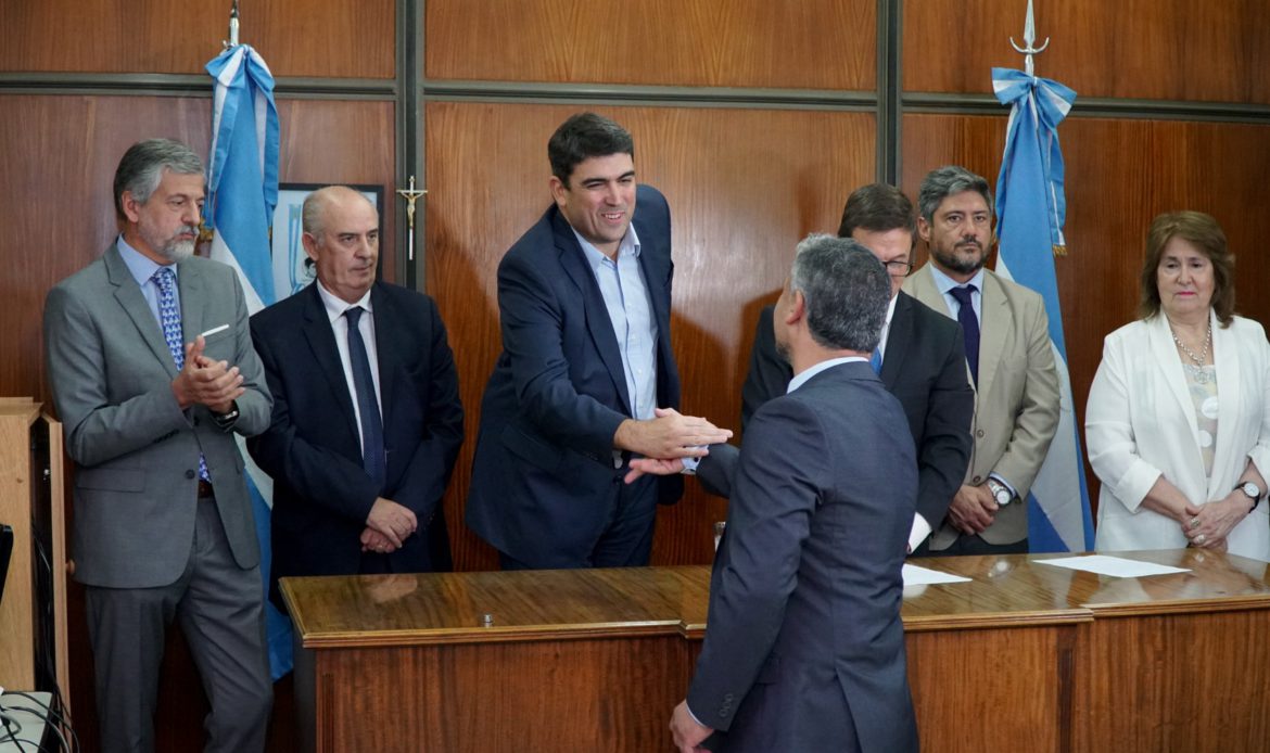 El ministro Bensusán confirmó que la ley de paridad quedó en stand by