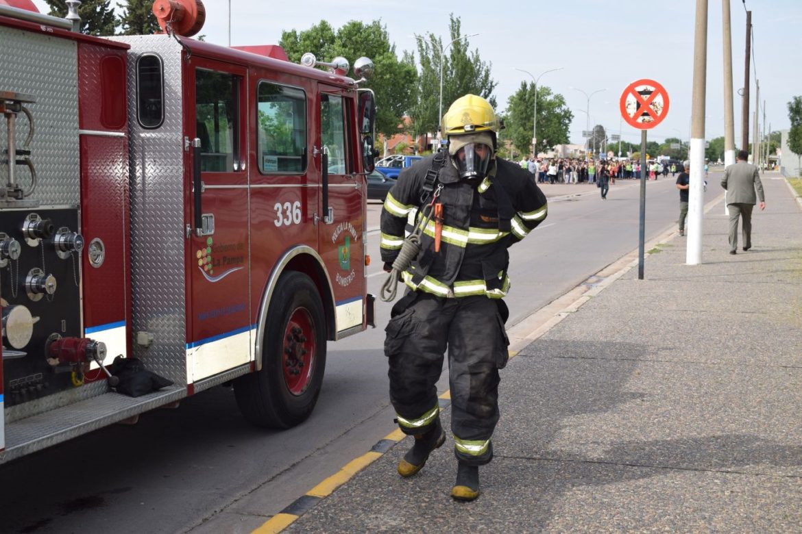 Desalojaron a 600 personas del Centro Judicial: hubo un simulacro de incendio