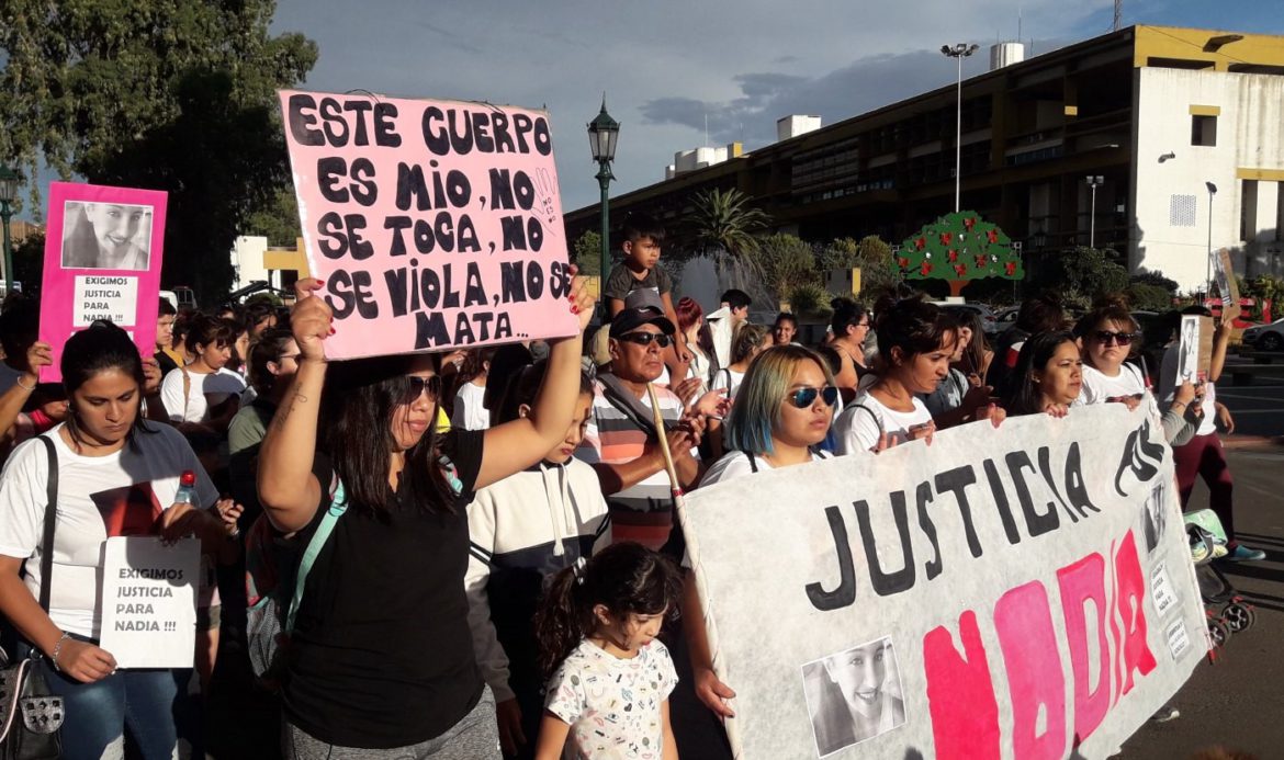 Marchan en Santa Rosa por Nadia Lucero y Camila Guevara