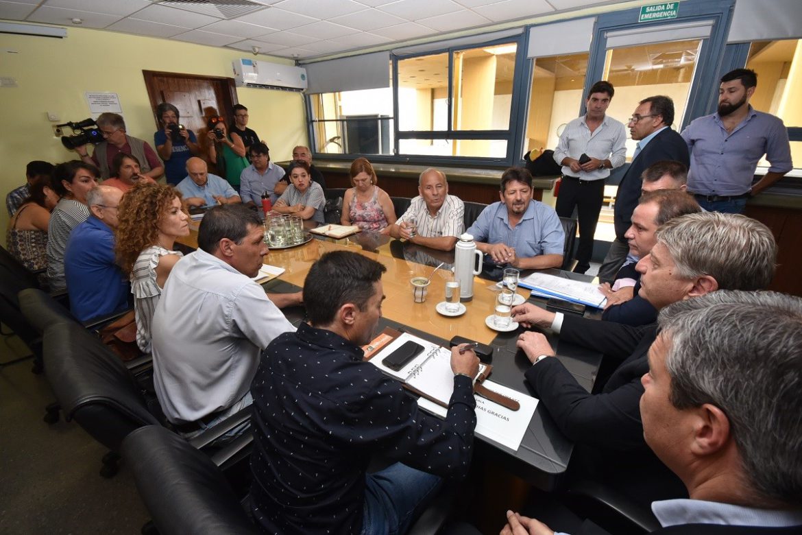 Ziliotto fue a las paritarias y da un bono de $12.500 a estatales y jubilados