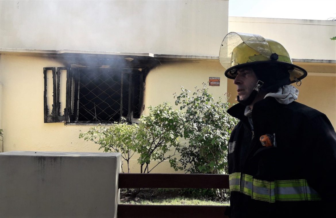Se quemó la casa de unos jubilados en el centro de Santa Rosa