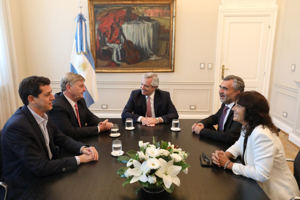 Un guiño político: por qué La Pampa fue la primera en cobrar de Nación