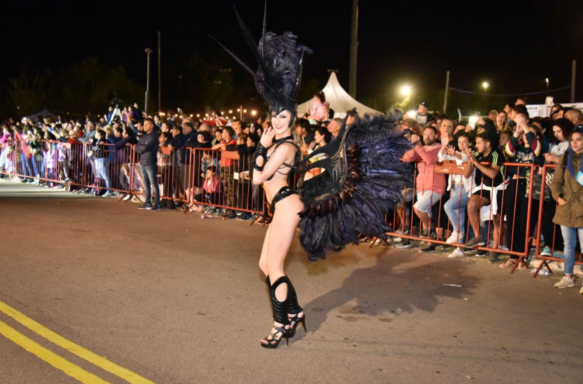 Entre 10 mil y 15 mil personas cada noche en los carnavales de Santa Rosa