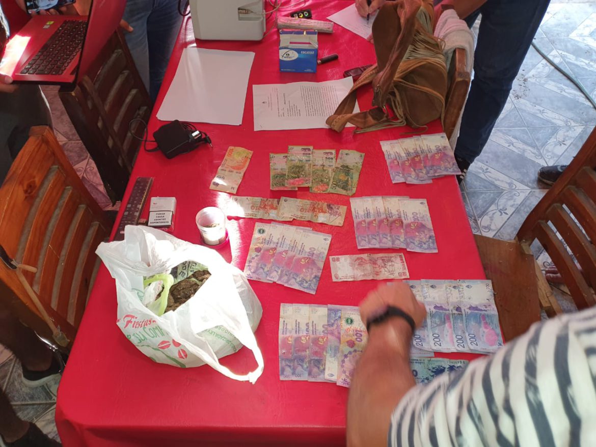 Incautan droga y $60 mil en el barrio Escondido