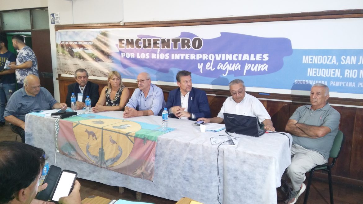 Comenzó el «Encuentro por los ríos interprovinciales y el agua pura»