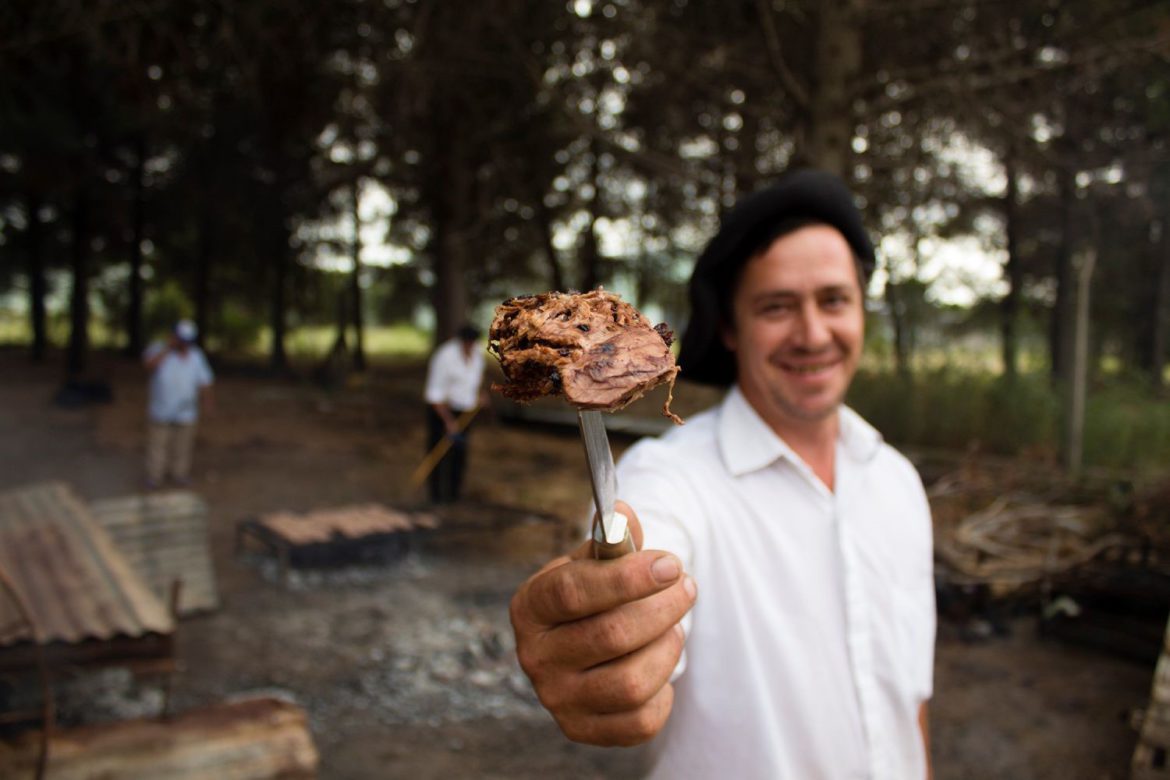 El asado con cuero es de Falucho