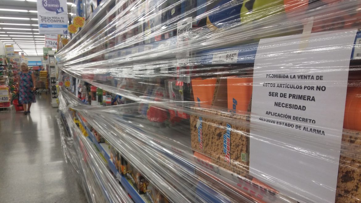 Hay supermercados de Santa Rosa que limitan compras a artículos de primera necesidad