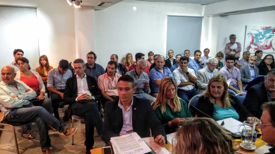 Plaguicidas: intendentes apoyan proyecto del Gobierno