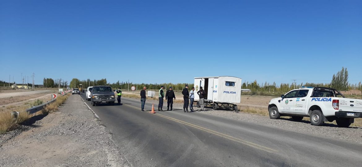 25 de Mayo ante el Covid-19: cierran caminos, instalan centro de cargas y suman otro puesto de control
