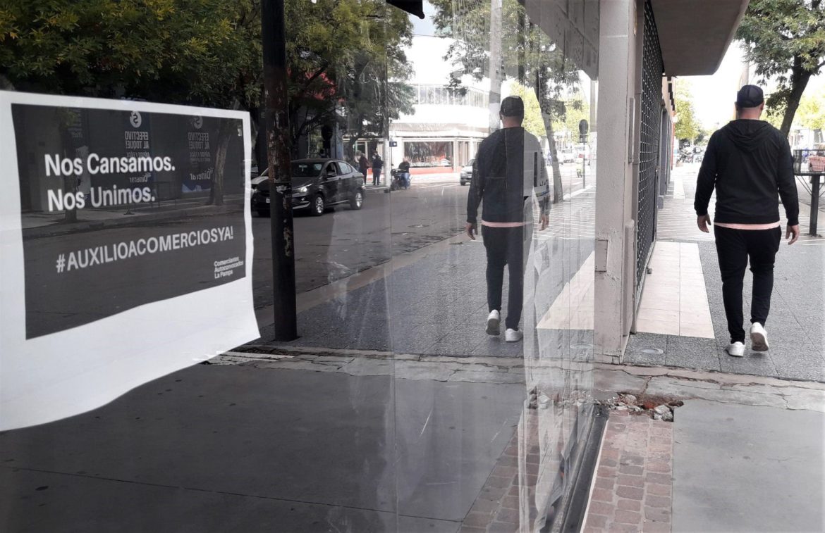 Cuarentena: comerciantes empapelaron e hicieron sonar sirenas en reclamo de auxilio