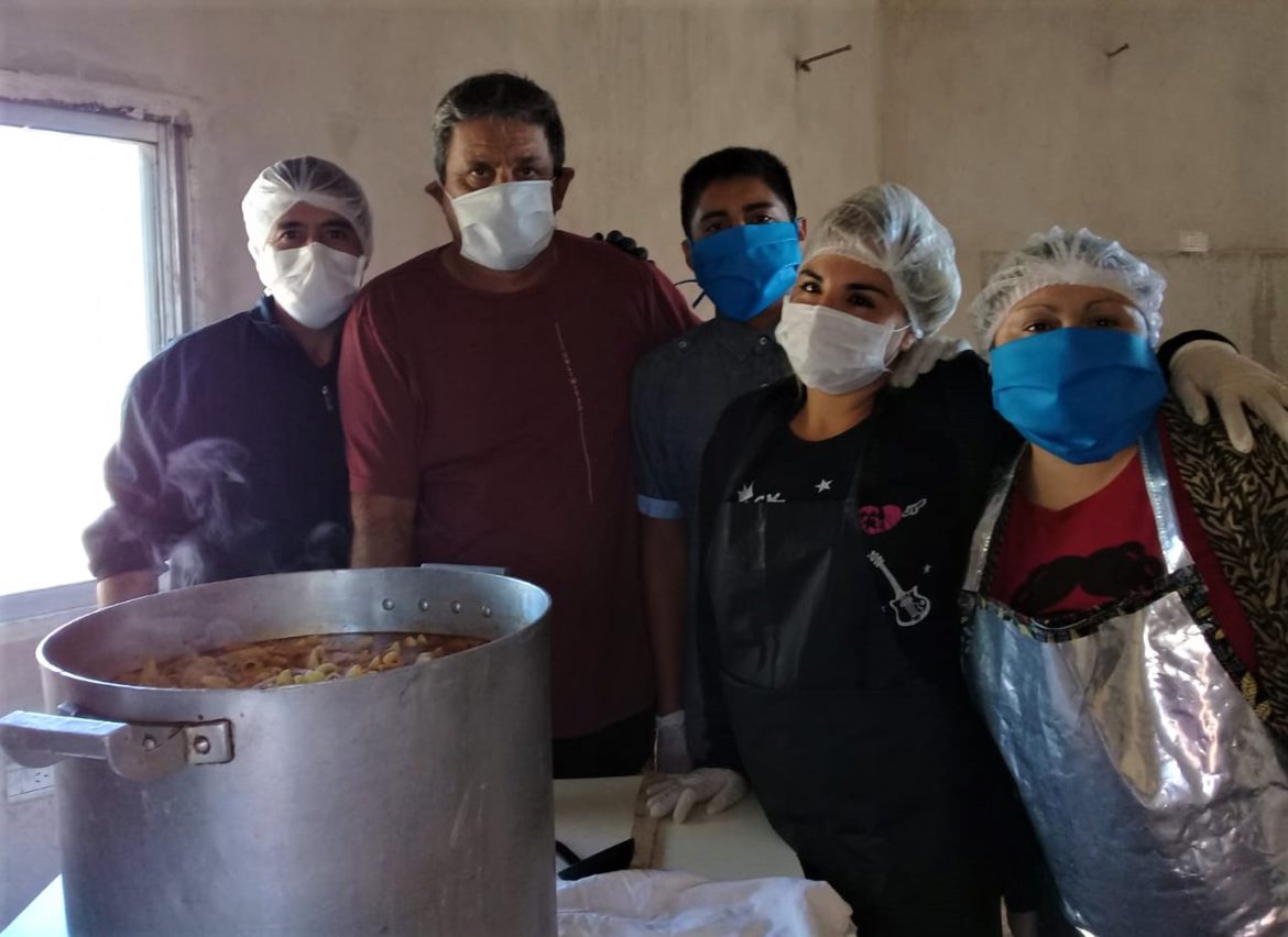 Identidad Peronista organizó la elaboración y entrega de 850 viandas en Santa Rosa