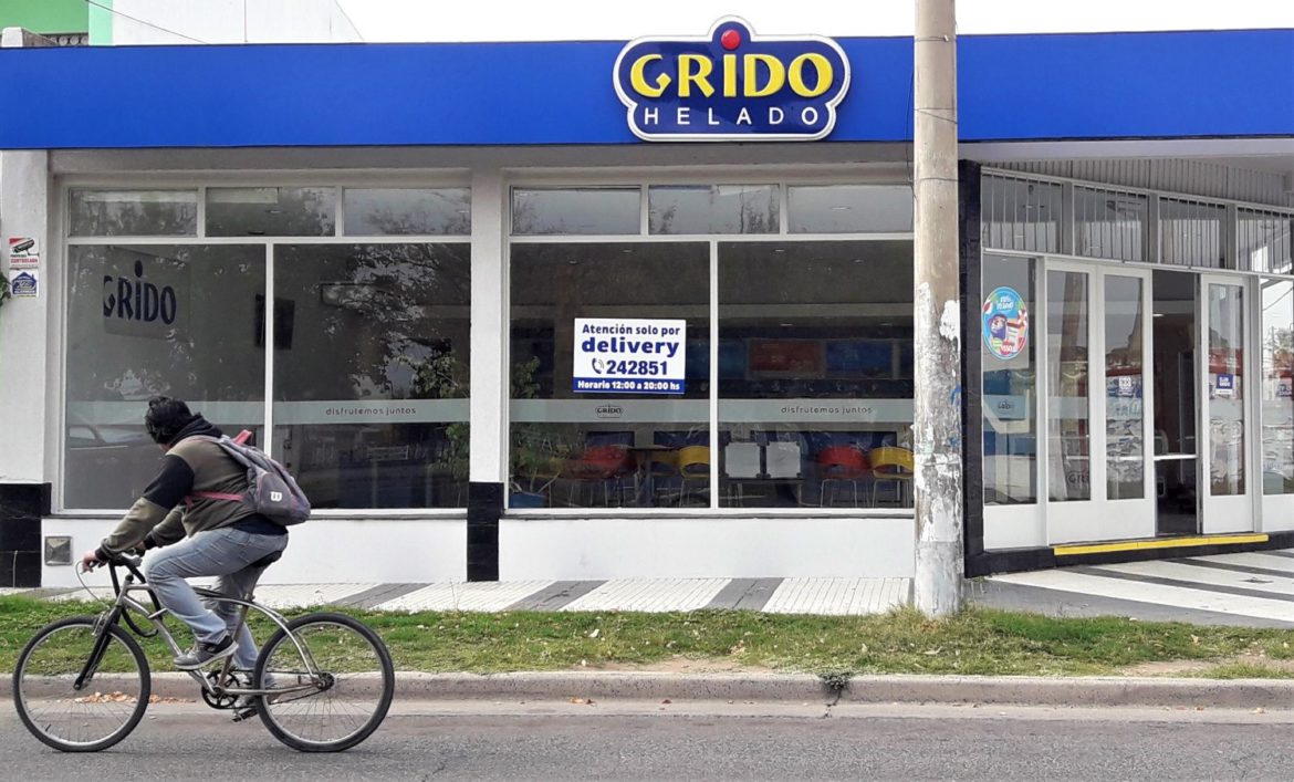 Empleados de Grido en Santa Rosa reclaman el pago de sueldos atrasados