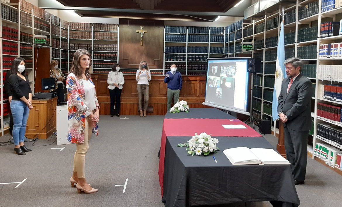 Bajo estrictas medidas sanitarias, asumió funcionaria del STJ