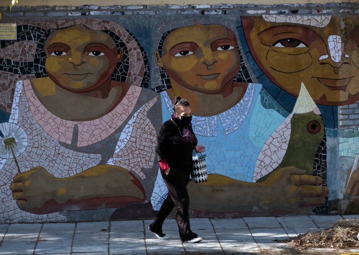 Covid-19: hay 519 casos confirmados en barrios populares y un 67% de positividad en Retiro