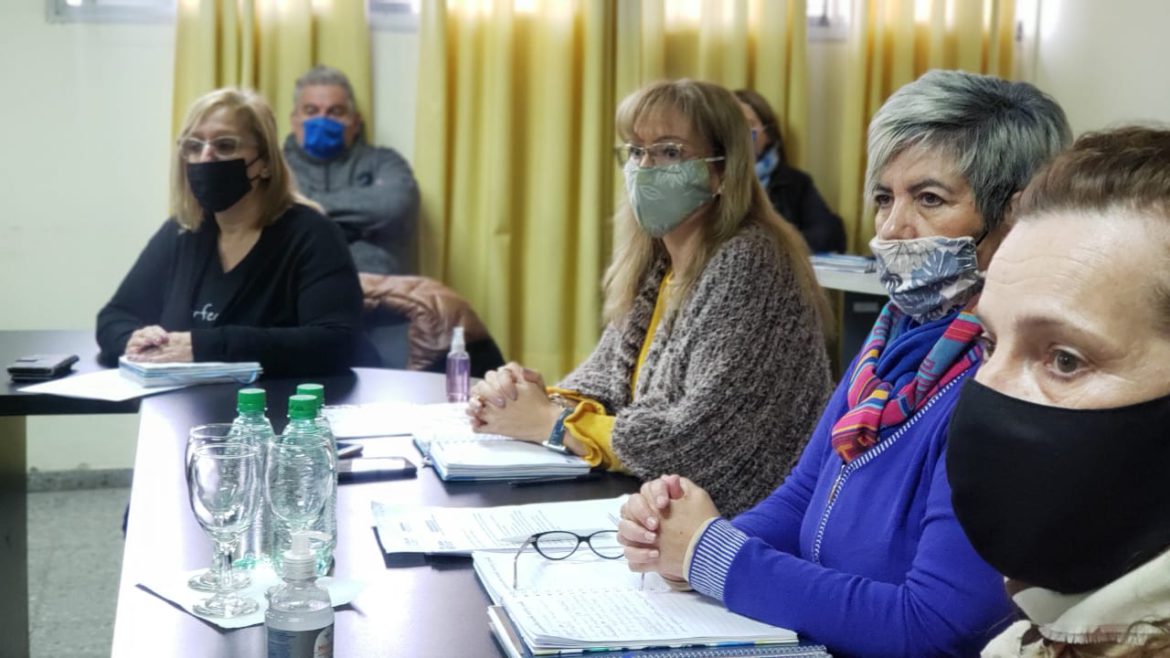 Se reúne la paritaria docente para definir las condiciones de la vuelta a clase
