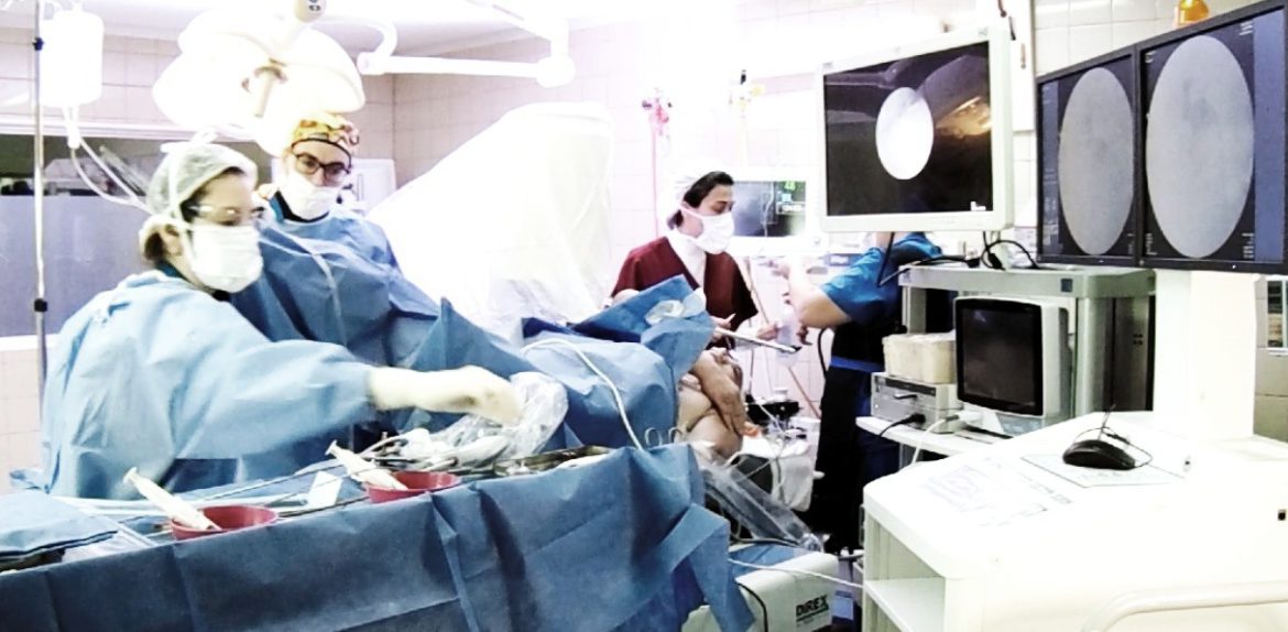 Clínica Modelo está realizando tratamientos quirúrgicos mínimamente invasivos y de rápida recuperación