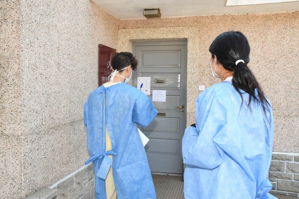 Coronavirus en Santa Rosa: recorrieron 350 casas en los alrededores de la verdulería