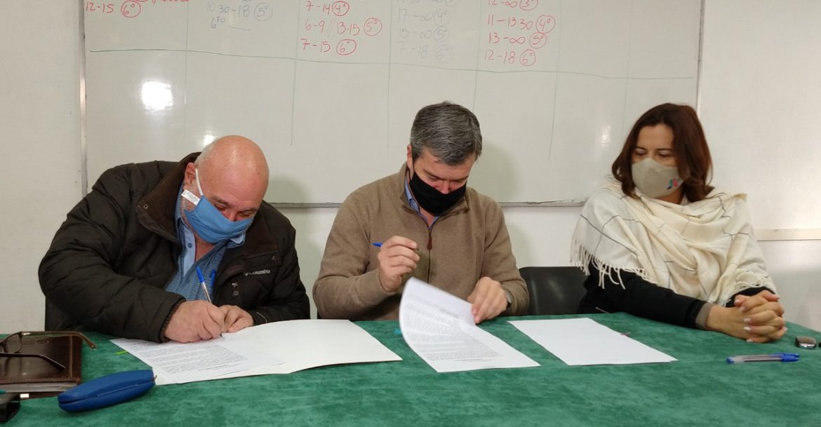 Agricultura familiar: Gobierno y Veterinarias firmaron un convenio