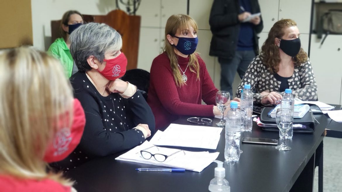 Vuelta a clases presenciales: gremios docentes y Gobierno retomaron la paritaria