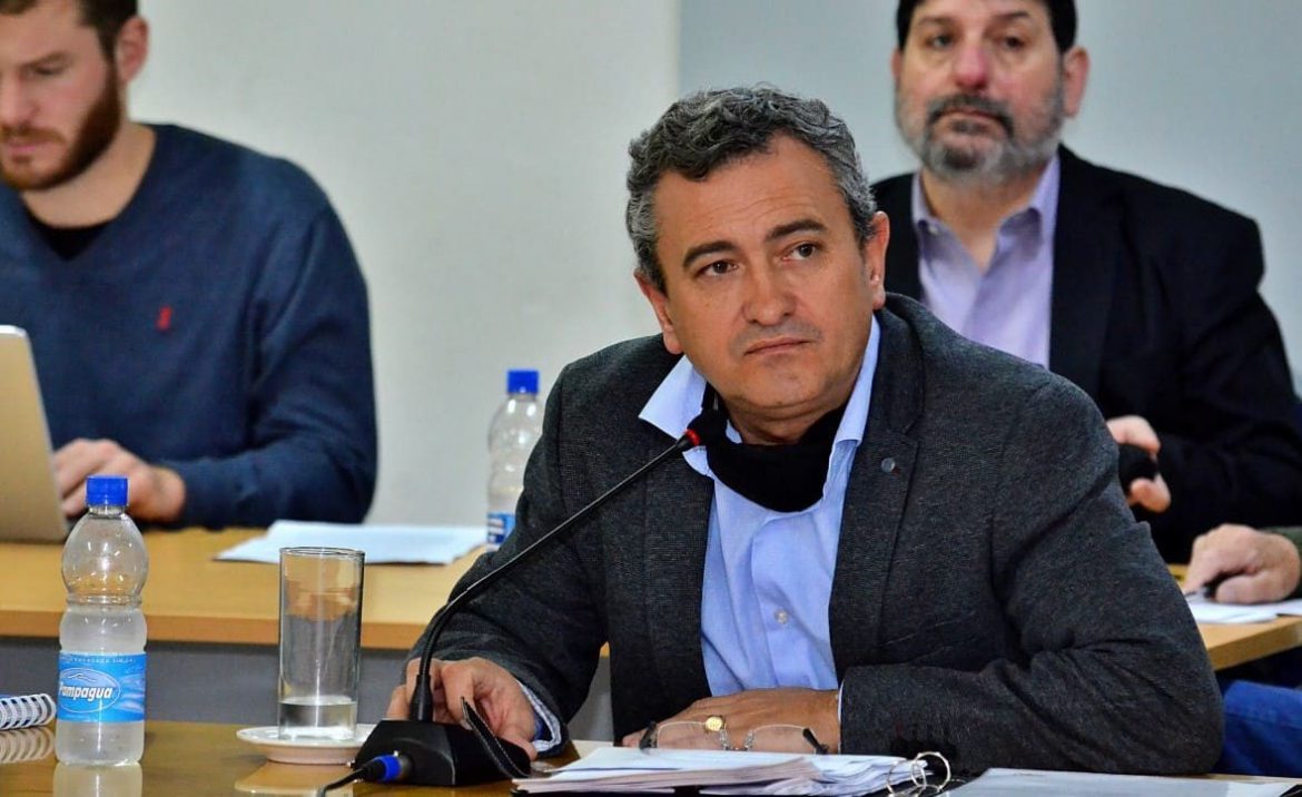 El diputado Rojas pide que el BLP ofrezca créditos a docentes para compra de computadoras