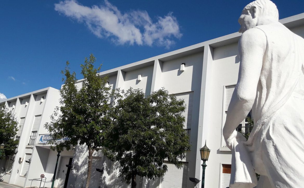 Un funcionario de Santa Rosa fue denunciado por abuso, fue echado y lo detuvieron