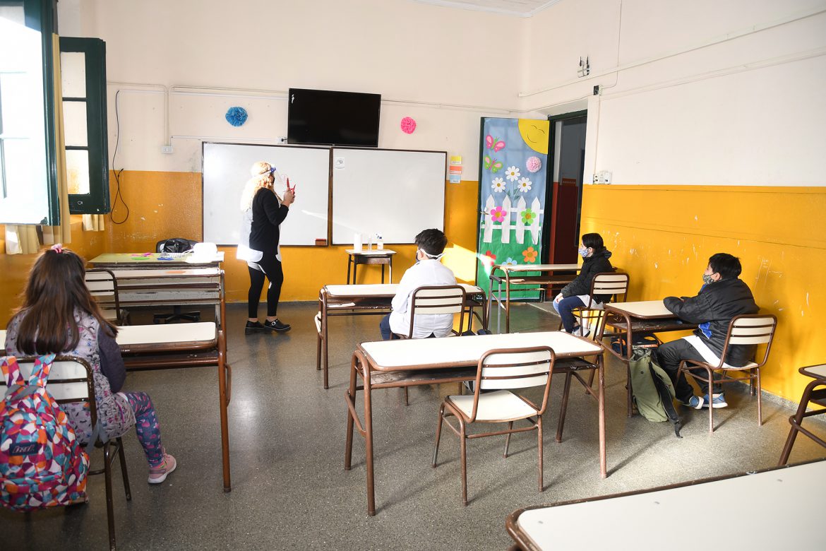 Nicolás Trotta quiere vacunar a los docentes de forma prioritaria