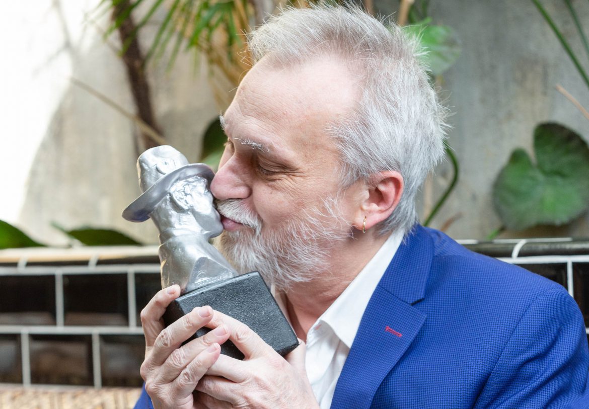 David Lebón fue distinguido con el Premio Carlos Gardel de Oro