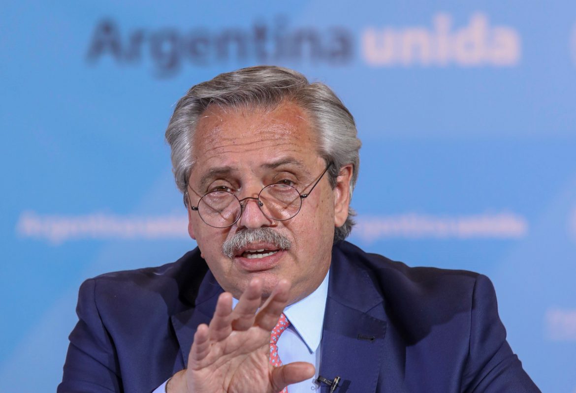 Alberto Fernández: “Vamos a vacunar a 300 mil personas antes de fin de año”