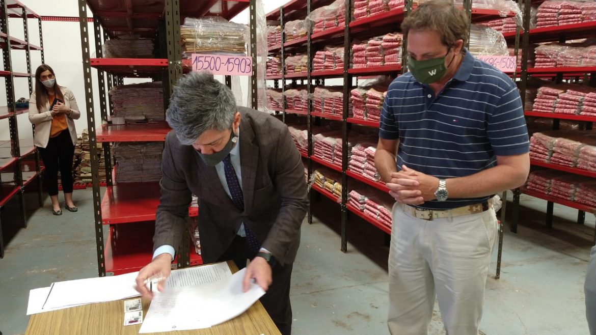 La Justicia dona toneladas de papel a los hospitales Centeno y Molas