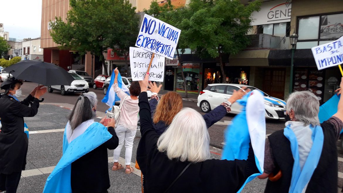 #8N: marcharon con un “banderazo” en Santa Rosa